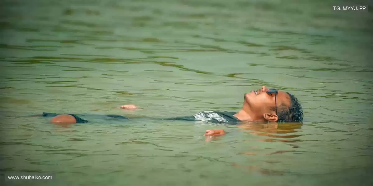 📺高清多机位，VR 沉浸体验！实时弹幕互动，不错过任何精彩！🎯